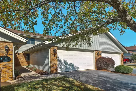 7352 Colosseum Dr, Rockford, IL 61107