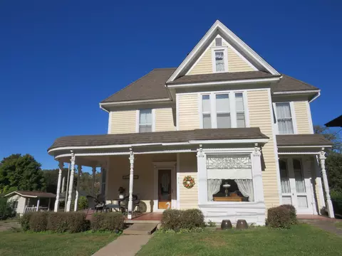515 Park Ave, Galena, IL 61036