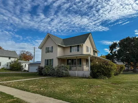 101 E Chicago Ave, Davis Junction, IL 61020 photo 2