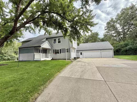 4893 Huxley Dr, Rockford, IL 61101
