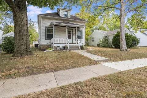 1819 Douglas St, Rockford, IL 61103
