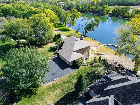 9802 River Bend Dr, Roscoe, IL 61073 photo 7