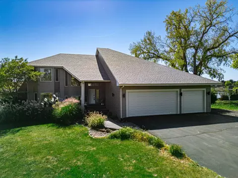 9802 River Bend Dr, Roscoe, IL 61073 photo 2