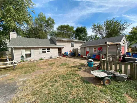 807 Wood Ave, Machesney Park, IL 61115