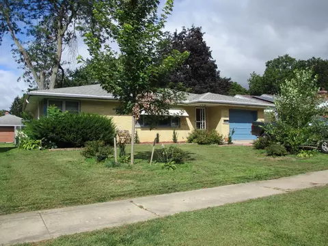 1468 S Carroll Ave, Freeport, IL 61032