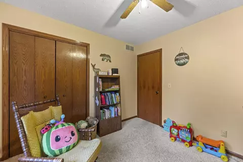Bedroom - 1397 Pier Dr, Lake Summerset, IL 61019 photo 4 of 5