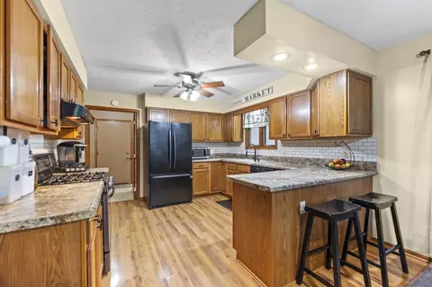 Kitchen - 1397 Pier Dr, Lake Summerset, IL 61019 photo 1 of 3