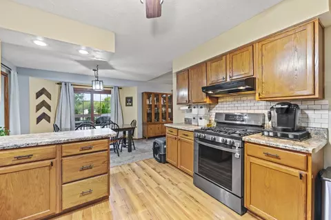 Kitchen - 1397 Pier Dr, Lake Summerset, IL 61019 photo 3 of 3