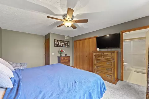 Bedroom - 1397 Pier Dr, Lake Summerset, IL 61019 photo 2 of 5