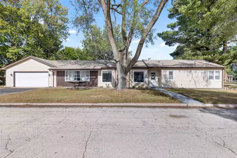 2920 Buckingham Dr, Rockford, IL 61107