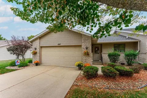 1005 Arapaho Dr, Freeport, IL 61032