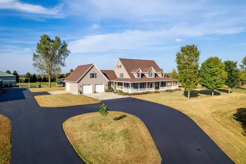 10477 Telegraph Rd, Winnebago, IL 61088