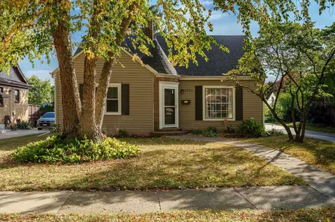 3205 Minnesota Dr, Rockford, IL 61108