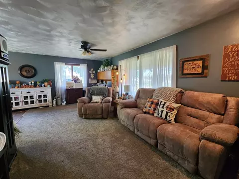 Living - 205 Il Rte 64, Lanark, IL 61046 photo 2 of 7