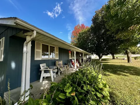 Exterior - 205 Il Rte 64, Lanark, IL 61046 photo 8 of 28
