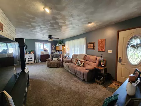 Living - 205 Il Rte 64, Lanark, IL 61046 photo 6 of 7