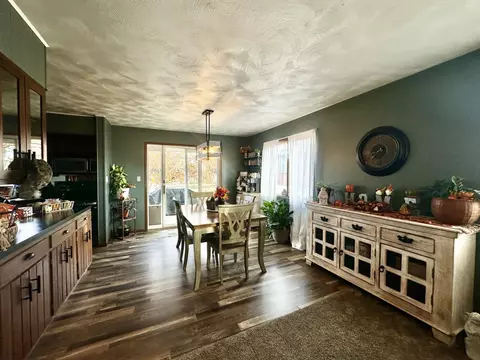 Dining - 205 Il Rte 64, Lanark, IL 61046 photo 1 of 3