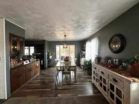 Dining - 205 Il Rte 64, Lanark, IL 61046 photo 3 of 3