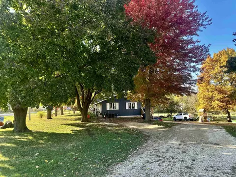Exterior - 205 Il Rte 64, Lanark, IL 61046 photo 6 of 28