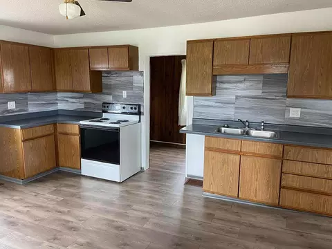 122 N Rochester St, Lanark, IL 61046 photo 7