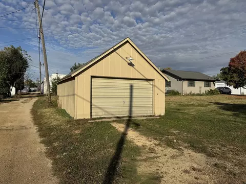 122 N Rochester St, Lanark, IL 61046 photo 6