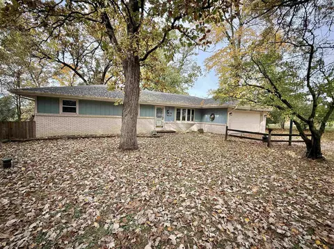 10620 Grover Oaks Rd, Roscoe, IL 61073