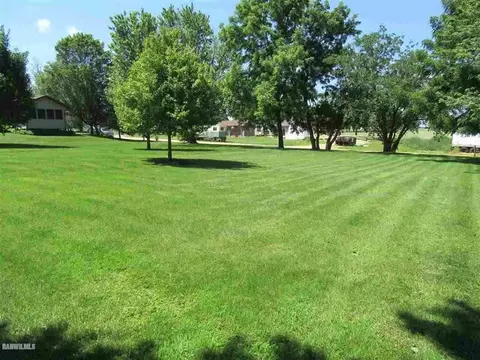 609 S Cedar, Shannon, IL 61078
