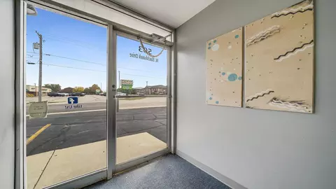 Entry Way - 511 W Blackhawk Dr, Byron, IL 61010 photo 2 of 3