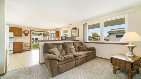 Living - 511 W Blackhawk Dr, Byron, IL 61010 photo 3 of 8