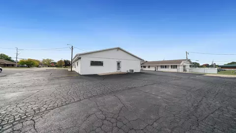 Exterior - 511 W Blackhawk Dr, Byron, IL 61010 photo 8 of 9