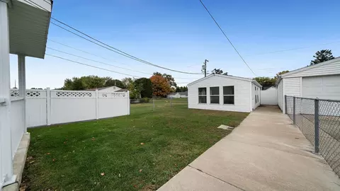 Exterior - 511 W Blackhawk Dr, Byron, IL 61010 photo 1 of 9