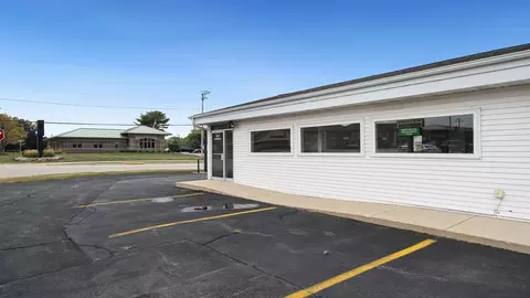 Exterior - 511 W Blackhawk Dr, Byron, IL 61010 photo 7 of 9