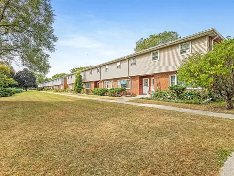 334 Northway Park Rd, Machesney Park, IL 61115