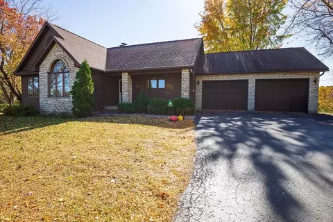 405 W Wachter Rd, Galena, IL 61036