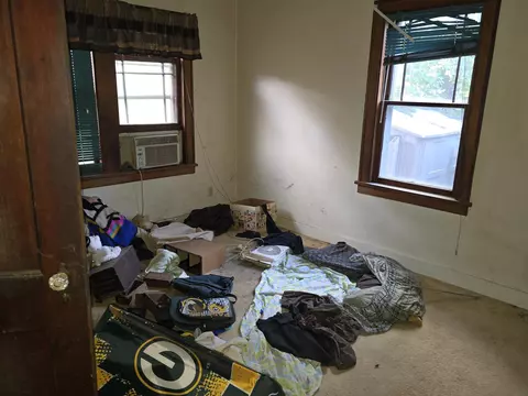 19 E Pershing St, Freeport, IL 61032 photo 9
