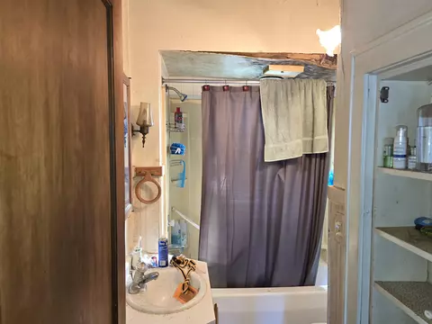 19 E Pershing St, Freeport, IL 61032 photo 10