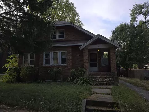 19 E Pershing St, Freeport, IL 61032