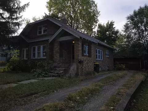 19 E Pershing St, Freeport, IL 61032 photo 3
