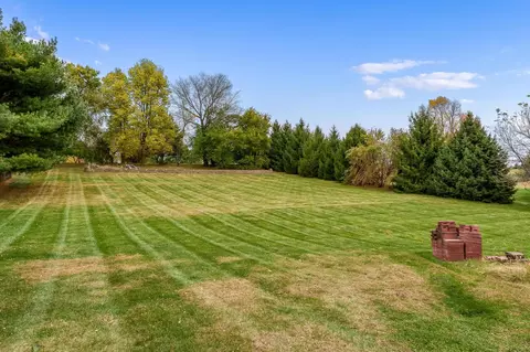 Exterior - 5166 E Hubbard Trl, Byron, IL 61010 photo 4 of 5