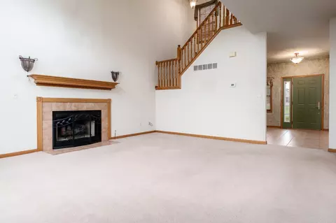 Living - 5166 E Hubbard Trl, Byron, IL 61010 photo 3 of 6