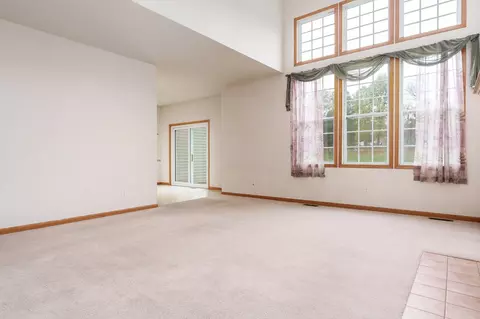 Living - 5166 E Hubbard Trl, Byron, IL 61010 photo 2 of 6