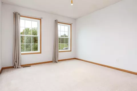 Bedroom - 5166 E Hubbard Trl, Byron, IL 61010 photo 3 of 9