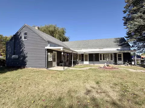 5118 N 2nd St, Loves Park, IL 61111