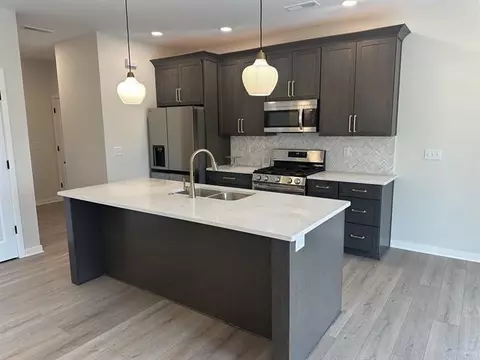 3156 S Bartells Dr, Beloit, WI 53511 photo 6