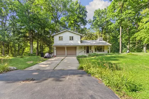 109 Blackberry Cir, Dixon, IL 61021