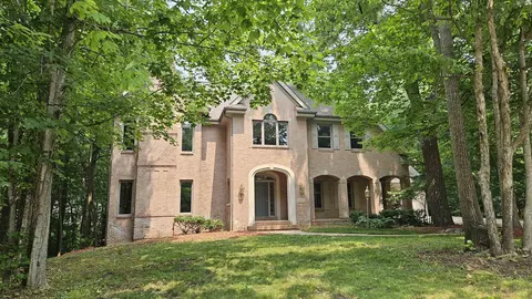 5226 Parliament Pl, Rockford, IL 61107
