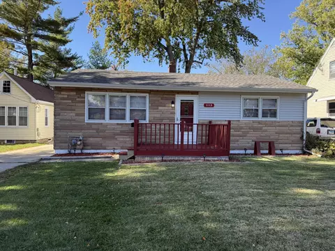 1113 N 13th St, Dekalb, IL 60115