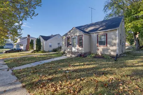 305 Foster Ave, Rockford, IL 61102