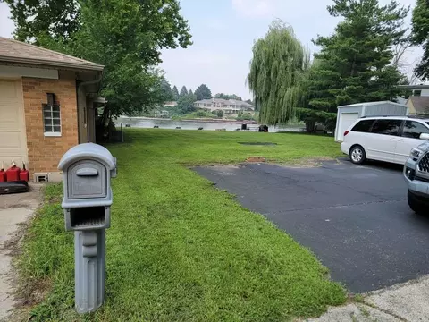 5065 Browns Beach Rd, Rockford, IL 61103