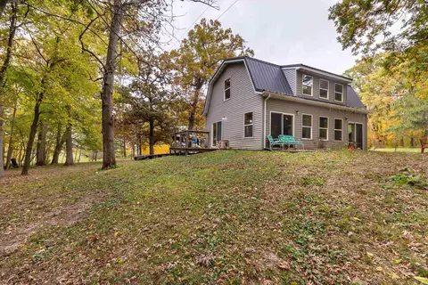 19563 Jenkins Ln, Platteville, WI 53818